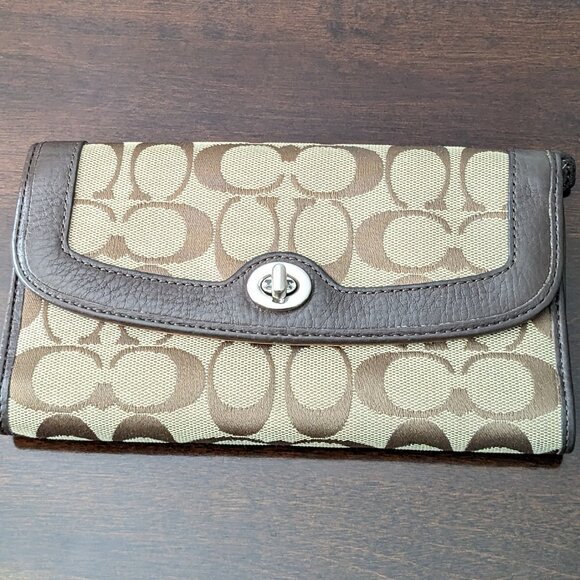 Coach women’s Wallet Signature C Beige Brown - Picture 1 of 11